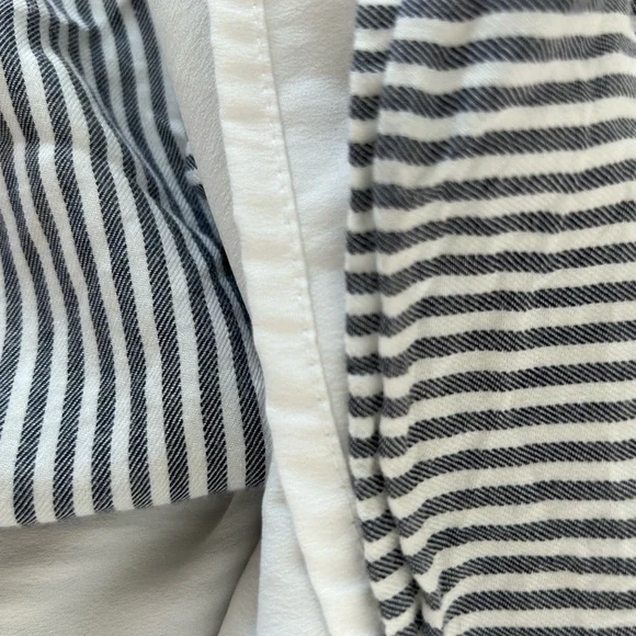 Old Navy Black and White Striped Off-Shoulder Ruffles Dress Size M - Picture 6 of 8